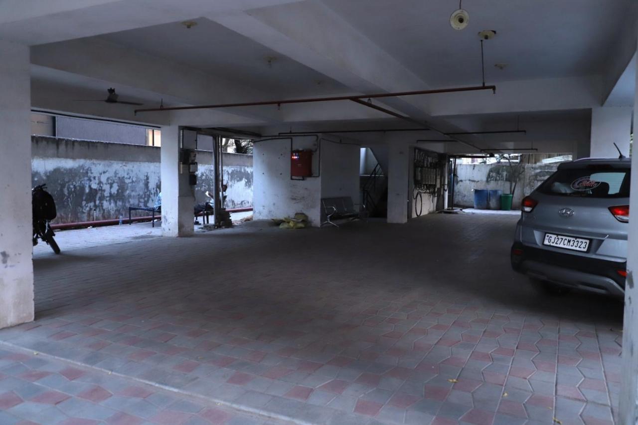 Hotel Surya Villa Ahmedabad Esterno foto