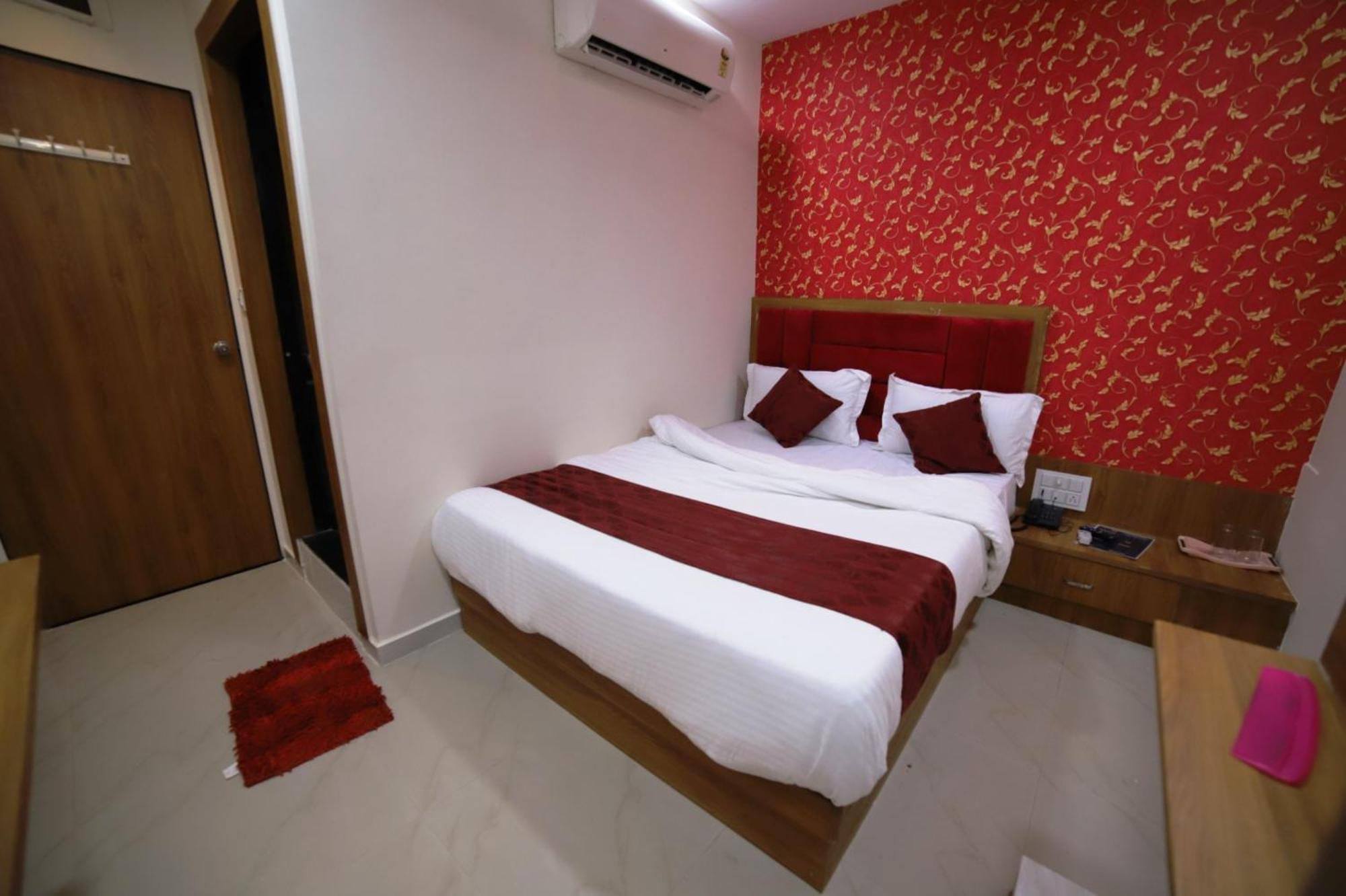 Hotel Surya Villa Ahmedabad Esterno foto