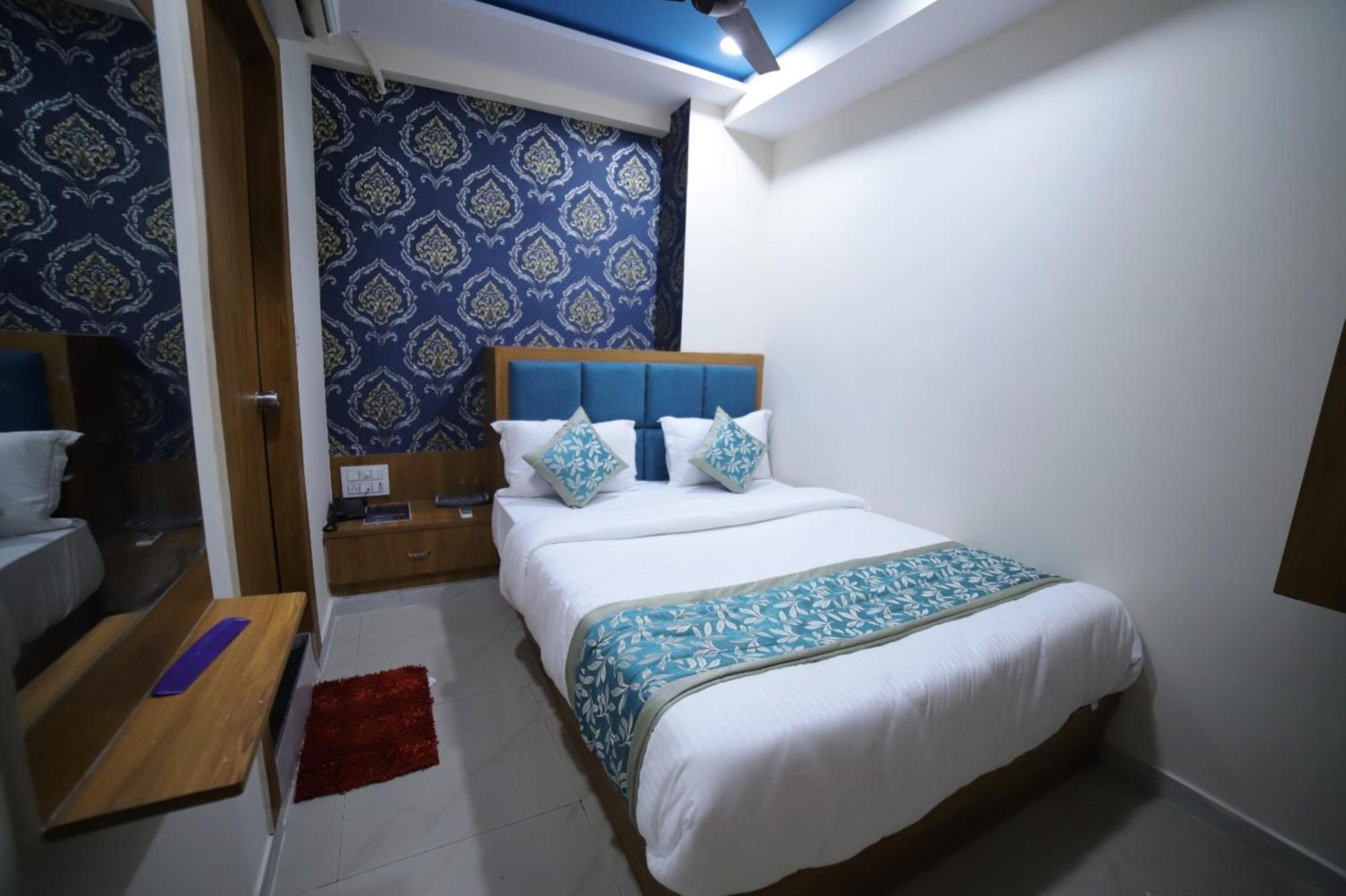 Hotel Surya Villa Ahmedabad Esterno foto