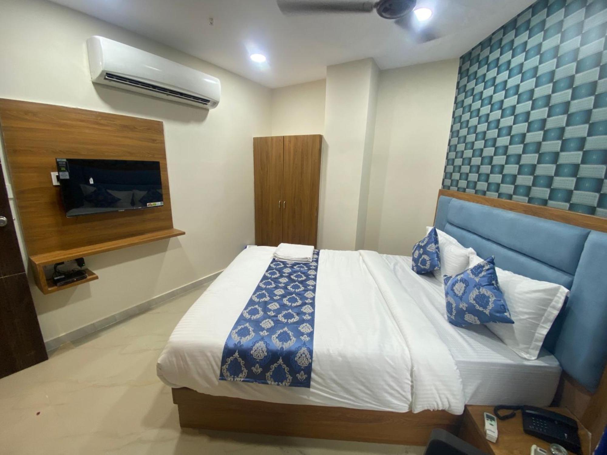 Hotel Surya Villa Ahmedabad Esterno foto